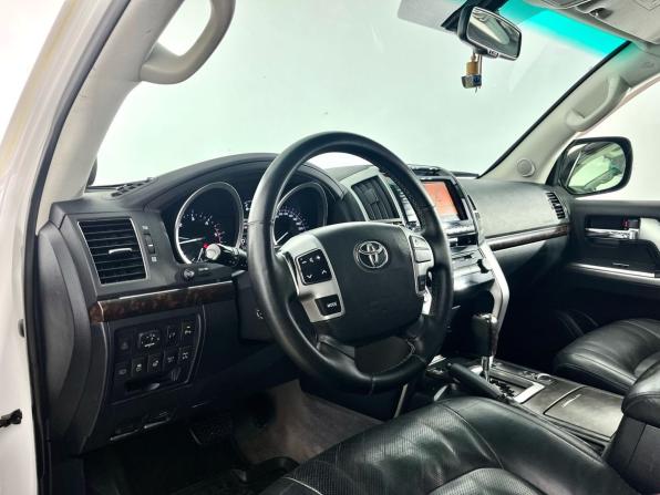Toyota Land Cruiser 200 Series Рестайлинг 1 с пробегом 2014 года, цена 3 600 000 рублей, 292000 км, внедорожник, Автокод Объявления
