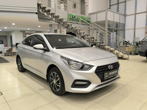 Hyundai Solaris II с пробегом 2018 года, цена 1 050 000 рублей, 200446 км, седан, Автокод Объявления