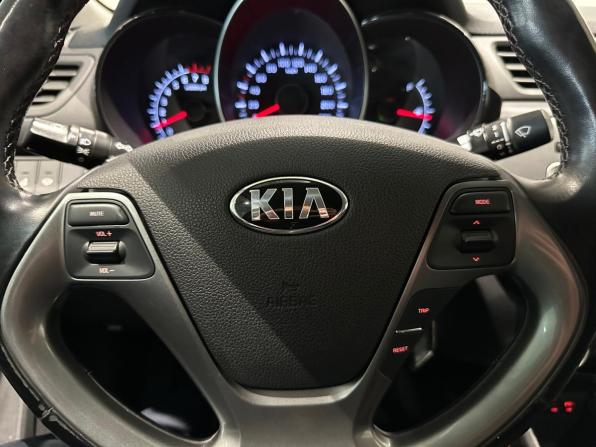 Kia Rio III Рестайлинг с пробегом 2017 года, цена 1 290 000 рублей, 70000 км, седан, Автокод Объявления