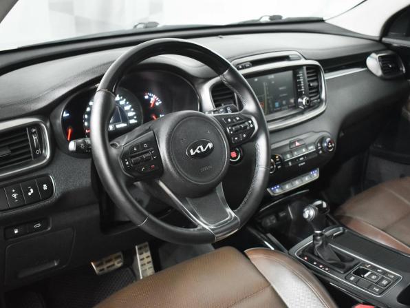 Kia Sorento III Prime с пробегом 2017 года, цена 2 200 000 рублей, 332774 км, внедорожник, Автокод Объявления