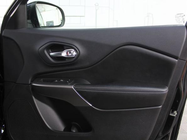 Jeep Cherokee V (KL) Рестайлинг с пробегом 2018 года, цена 2 293 000 рублей, 68483 км, внедорожник, Автокод Объявления