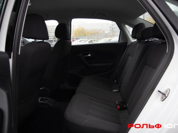 Volkswagen Polo V Рестайлинг с пробегом 2016 года, цена 998 000 рублей, 102774 км, седан, Автокод Объявления