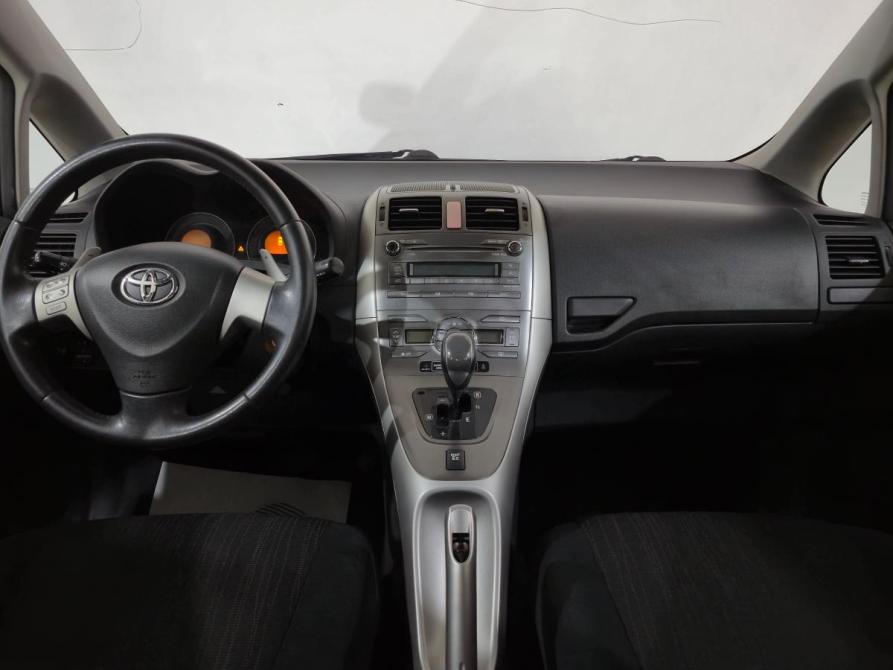 Toyota Auris I Альметьевск  - изображение 12