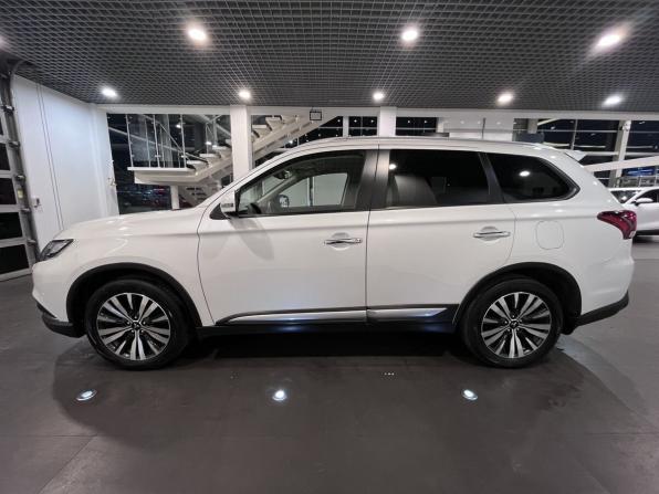Mitsubishi Outlander III Рестайлинг 3 с пробегом 2020 года, цена 2 710 000 рублей, 112605 км, внедорожник, Автокод Объявления