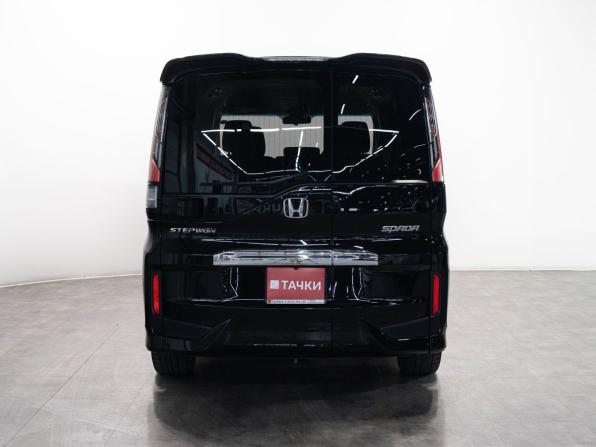 Honda Stepwgn V с пробегом 2015 года, цена 1 855 000 рублей, 76800 км, минивэн, Автокод Объявления