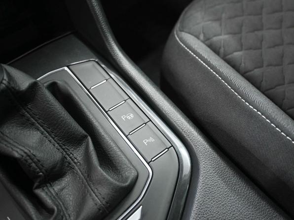 Volkswagen Tiguan II с пробегом 2018 года, цена 2 387 900 рублей, 176828 км, внедорожник, Автокод Объявления