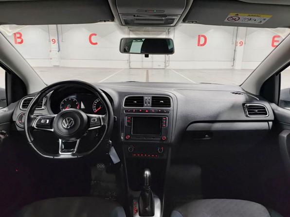 Volkswagen Polo V Рестайлинг с пробегом 2019 года, цена 1 399 000 рублей, 124700 км, седан, Автокод Объявления