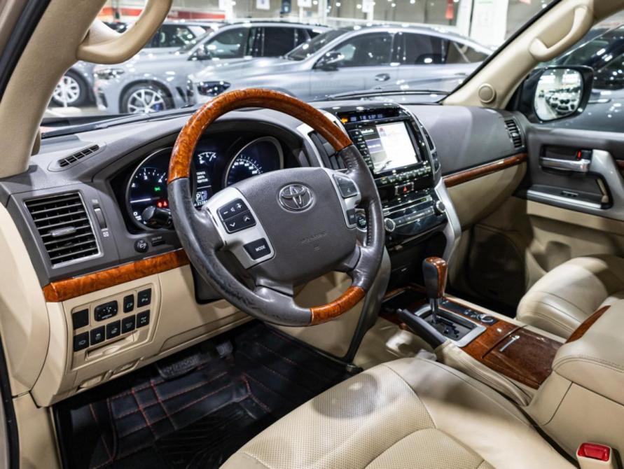 Toyota Land Cruiser 200 Series Рестайлинг 1 Санкт-Петербург  - изображение 16