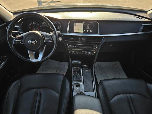 Kia Optima IV Рестайлинг с пробегом 2018 года, цена 2 149 995 рублей, 63981 км, седан, Автокод Объявления
