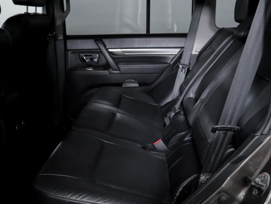 Mitsubishi Pajero IV Рестайлинг 1 Москва  - изображение 9