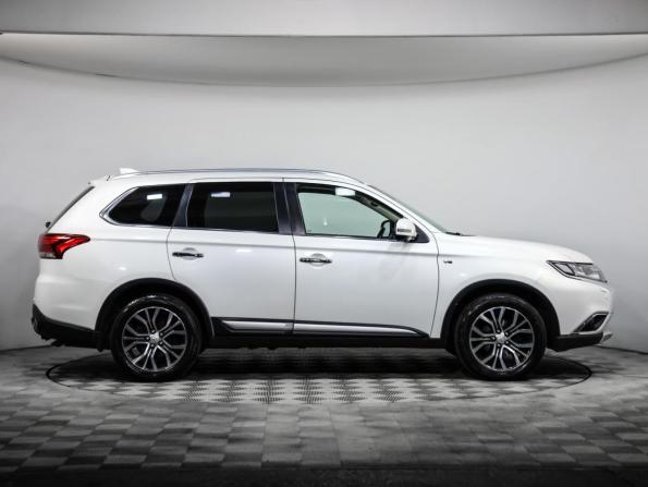 Mitsubishi Outlander III Рестайлинг 2 с пробегом 2018 года, цена 2 149 000 рублей, 121968 км, внедорожник, Автокод Объявления