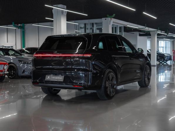 Li Auto (Lixiang) L6 I с пробегом 2024 года, цена 5 860 000 рублей, 33051 км, внедорожник, Автокод Объявления