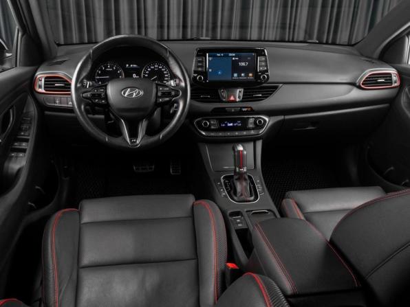 Hyundai i30 III Рестайлинг с пробегом 2019 года, цена 1 594 070 рублей, 98982 км, хэтчбек, Автокод Объявления