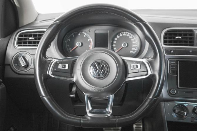 Volkswagen Polo V Рестайлинг с пробегом 2018 года, цена 1 289 000 рублей, 119000 км, седан, Автокод Объявления