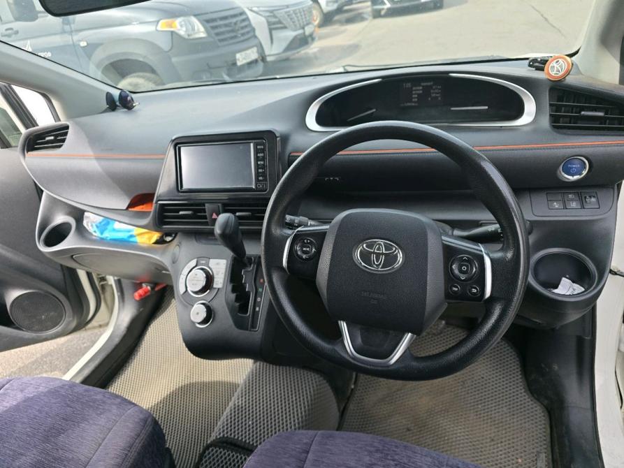 Toyota Sienta II Санкт-Петербург  - изображение 2
