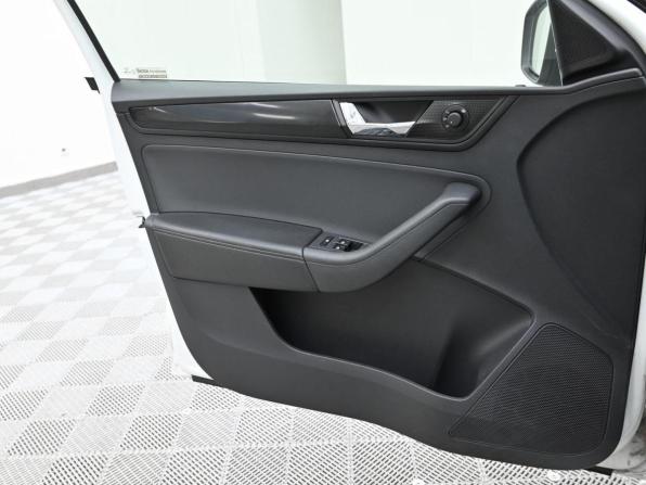 Skoda Rapid II с пробегом 2021 года, цена 759 000 рублей, 52649 км, лифтбек, Автокод Объявления