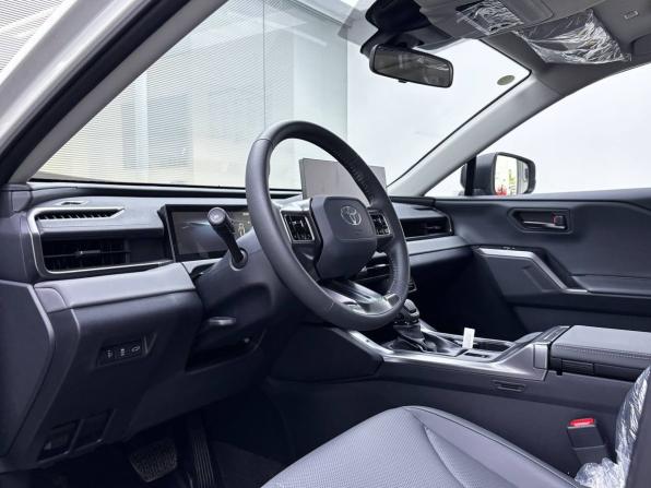 Toyota RAV4 VI (XA60) с пробегом 2026 года, цена 4 410 000 рублей, 134 км, внедорожник, Автокод Объявления