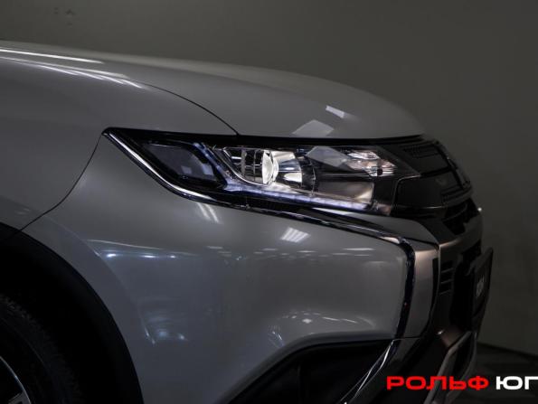 Mitsubishi Outlander III Рестайлинг 3 с пробегом 2022 года, цена 2 548 000 рублей, 43995 км, внедорожник, Автокод Объявления