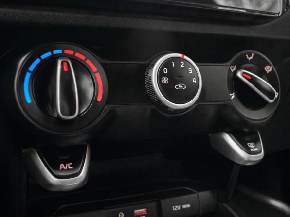 Kia Rio IV с пробегом 2018 года, цена 1 620 000 рублей, 83951 км, хэтчбек, Автокод Объявления