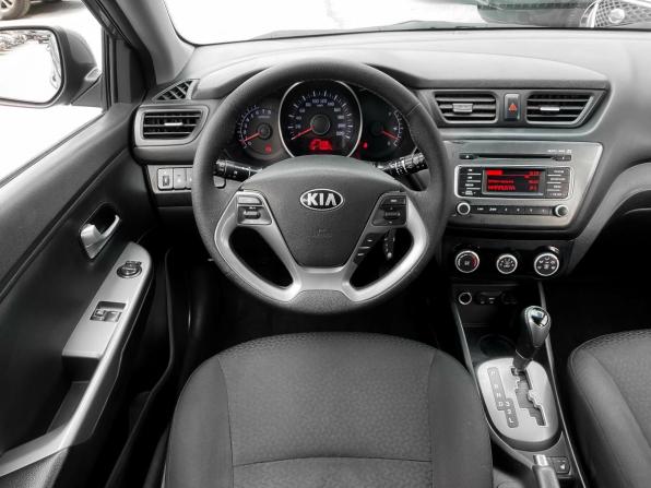 Kia Rio III Рестайлинг с пробегом 2017 года, цена 899 000 рублей, 142627 км, хэтчбек, Автокод Объявления