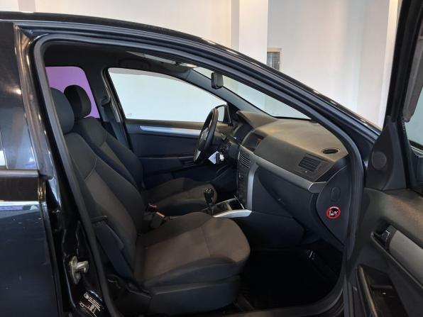 Opel Astra H Рестайлинг с пробегом 2012 года, цена 510 000 рублей, 243716 км, седан, Автокод Объявления