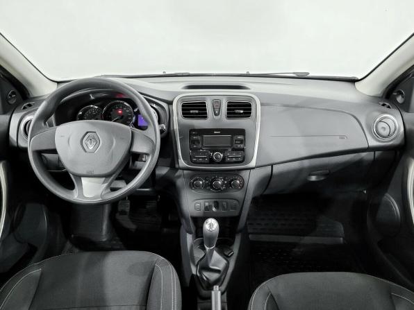 Renault Logan II с пробегом 2017 года, цена 750 000 рублей, 112344 км, седан, Автокод Объявления