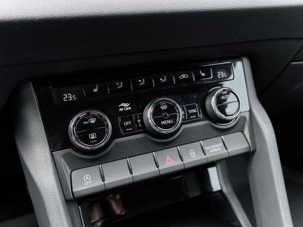 Skoda Karoq I с пробегом 2020 года, цена 2 412 000 рублей, 73620 км, внедорожник, Автокод Объявления