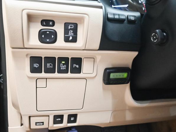 Lexus ES VI с пробегом 2013 года, цена 2 050 000 рублей, 224177 км, седан, Автокод Объявления