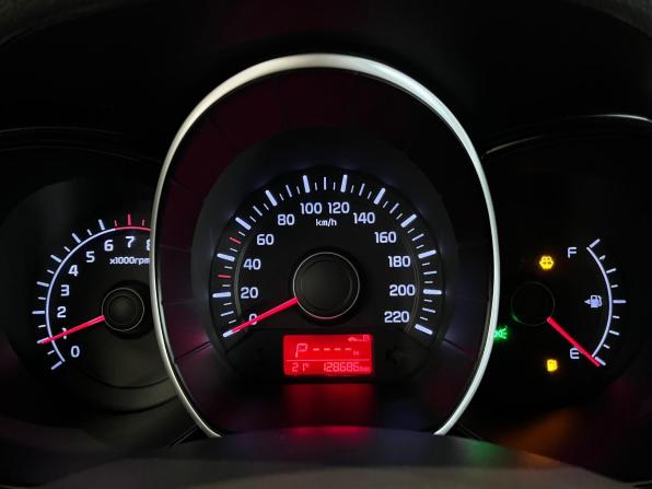 Kia Rio III Рестайлинг с пробегом 2017 года, цена 1 099 000 рублей, 128685 км, седан, Автокод Объявления