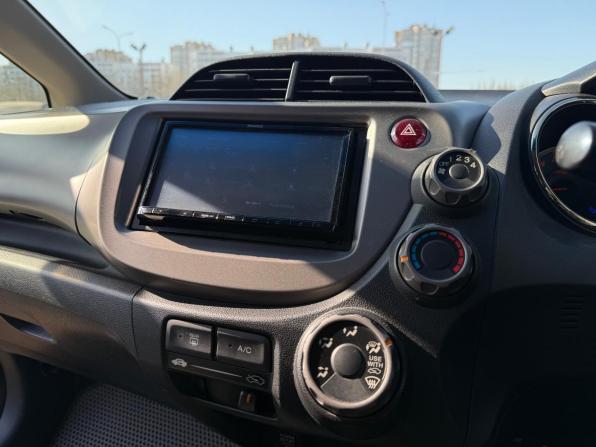 Honda Fit II с пробегом 2012 года, цена 930 000 рублей, 89270 км, хэтчбек, Автокод Объявления