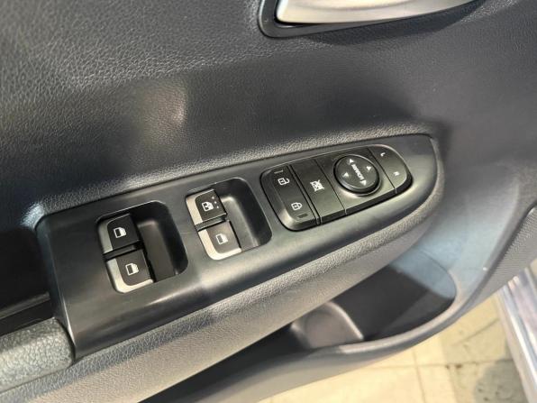 Kia Rio IV с пробегом 2018 года, цена 1 350 000 рублей, 79200 км, седан, Автокод Объявления