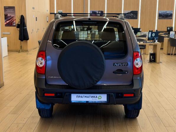 Chevrolet Niva I Рестайлинг с пробегом 2017 года, цена 869 000 рублей, 25000 км, внедорожник, Автокод Объявления
