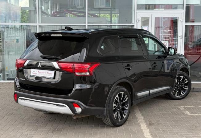 Mitsubishi Outlander III Рестайлинг 3 с пробегом 2021 года, цена 2 299 000 рублей, 93000 км, внедорожник, Автокод Объявления