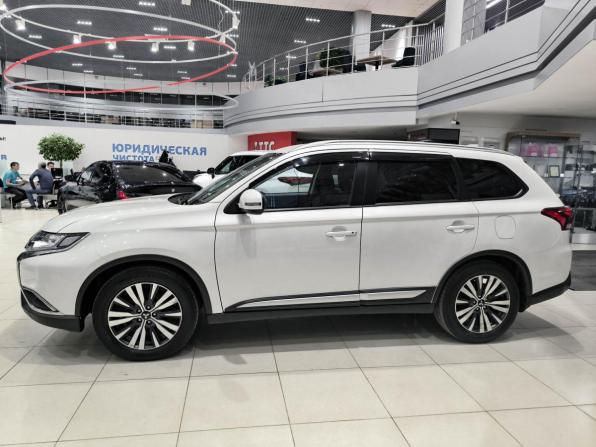Mitsubishi Outlander III Рестайлинг 3 с пробегом 2020 года, цена 2 350 000 рублей, 118631 км, внедорожник, Автокод Объявления