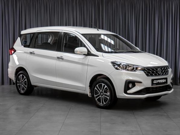 Suzuki Ertiga II с пробегом 2022 года, цена 2 600 000 рублей, 82 км, компактвэн, Автокод Объявления