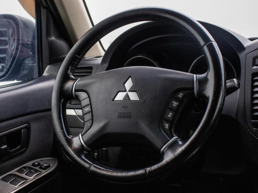Mitsubishi Pajero IV Рестайлинг 1 Москва  - изображение 15
