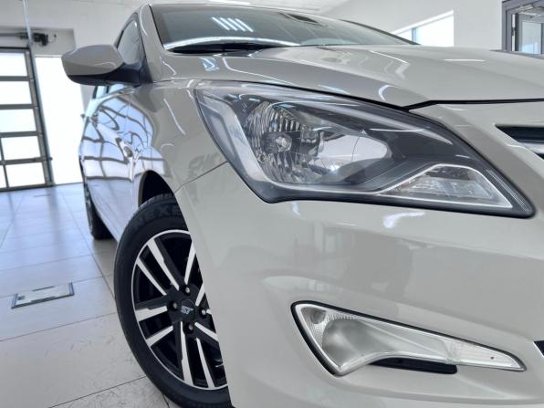 Hyundai Solaris I Рестайлинг с пробегом 2015 года, цена 995 000 рублей, 97234 км, хэтчбек, Автокод Объявления