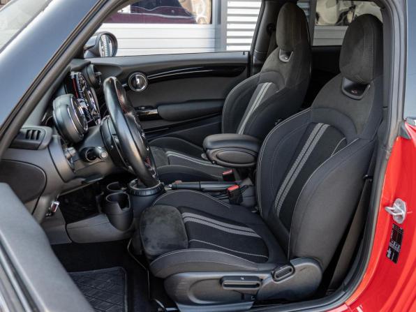 Mini Hatch III (F55/F56) с пробегом 2016 года, цена 2 430 000 рублей, 77933 км, хэтчбек, Автокод Объявления