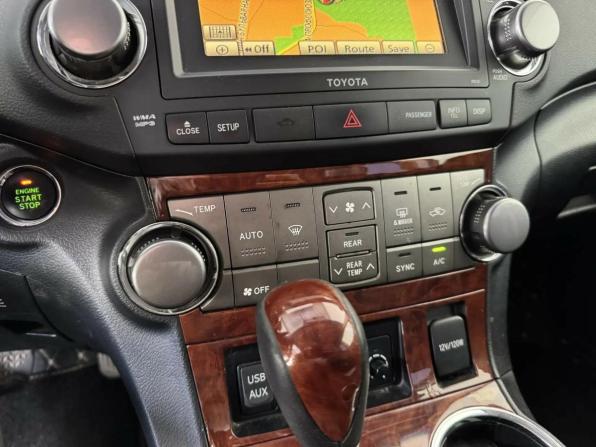 Toyota Highlander II (XU40) Рестайлинг с пробегом 2011 года, цена 1 370 000 рублей, 140000 км, внедорожник, Автокод Объявления