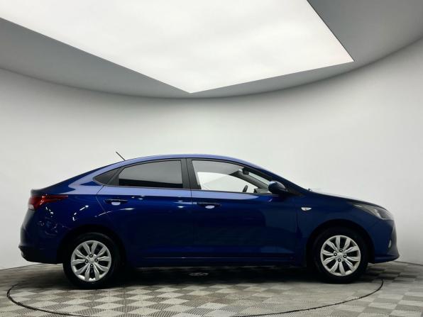 Hyundai Solaris II Рестайлинг с пробегом 2021 года, цена 1 499 000 рублей, 74816 км, седан, Автокод Объявления