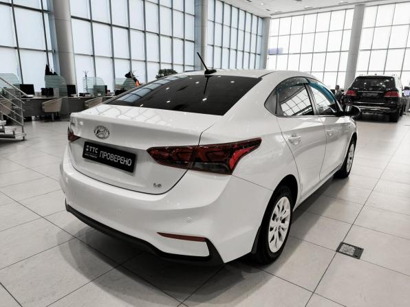 Hyundai Solaris II с пробегом 2018 года, цена 850 000 рублей, 306951 км, седан, Автокод Объявления