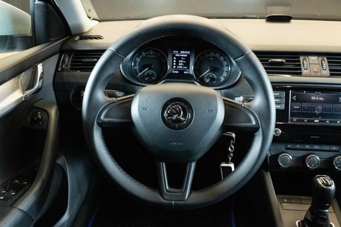 Skoda Octavia III (A7) Рестайлинг с пробегом 2019 года, цена 1 699 000 рублей, 107598 км, лифтбек, Автокод Объявления