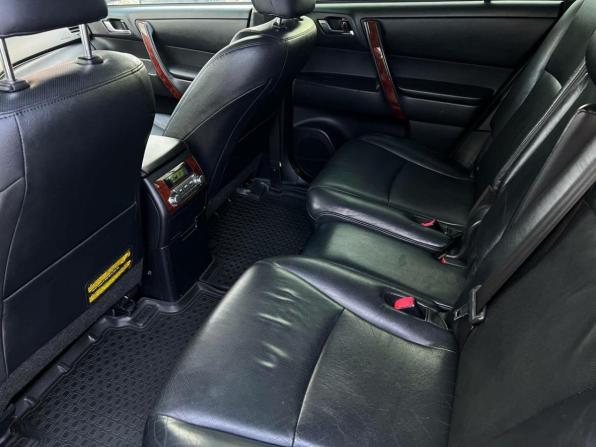 Toyota Highlander II (XU40) Рестайлинг с пробегом 2011 года, цена 1 735 000 рублей, 235000 км, внедорожник, Автокод Объявления