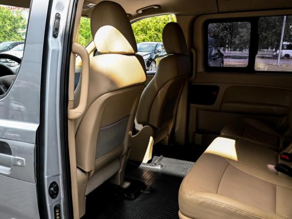 Hyundai H-1 II Рестайлинг с пробегом 2016 года, цена 2 199 000 рублей, 193419 км, минивэн, Автокод Объявления