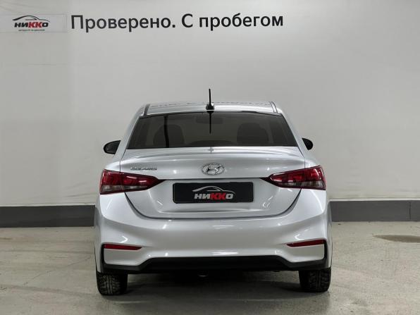 Hyundai Solaris II с пробегом 2018 года, цена 1 091 000 рублей, 214953 км, седан, Автокод Объявления