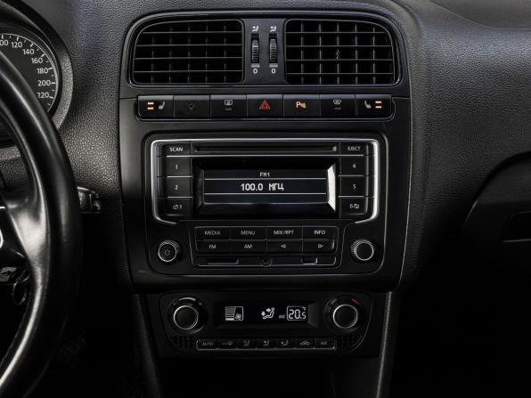 Volkswagen Polo V Рестайлинг с пробегом 2015 года, цена 899 000 рублей, 141903 км, седан, Автокод Объявления