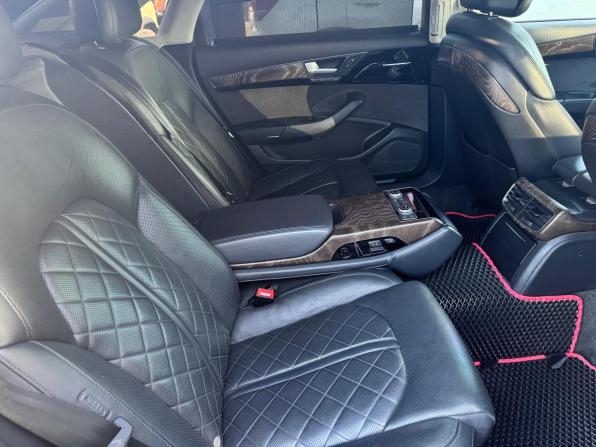 Audi A8 III (D4) Рестайлинг с пробегом 2015 года, цена 1 990 000 рублей, 304700 км, седан, Автокод Объявления