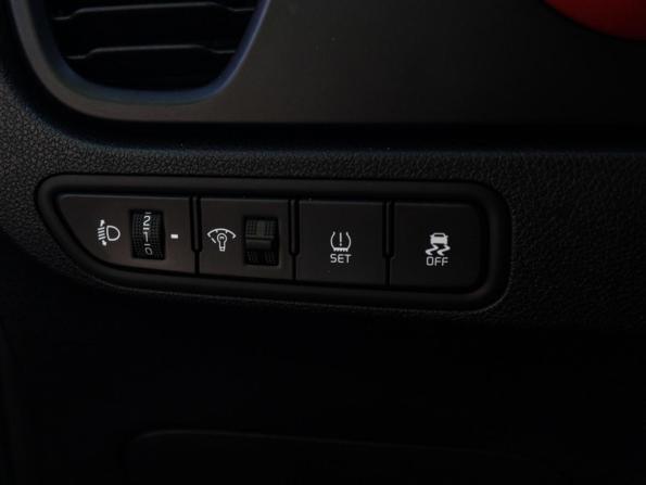 Kia Rio IV Рестайлинг с пробегом 2021 года, цена 1 850 000 рублей, 60061 км, хэтчбек, Автокод Объявления