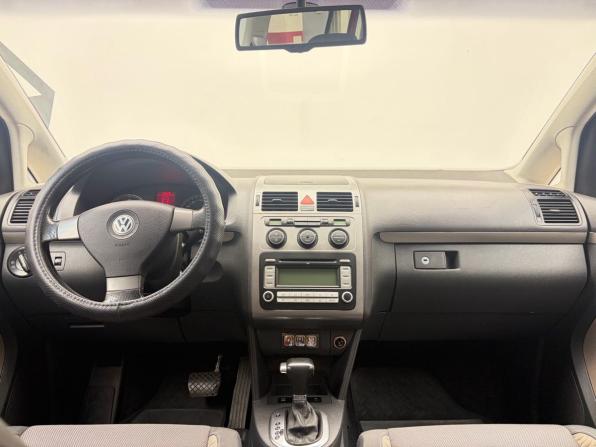 Volkswagen Touran I Рестайлинг с пробегом 2008 года, цена 699 000 рублей, 193946 км, компактвэн, Автокод Объявления