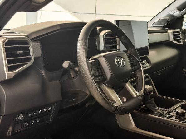 Toyota Tundra III с пробегом 2024 года, цена 6 950 000 рублей, 9832 км, пикап, Автокод Объявления